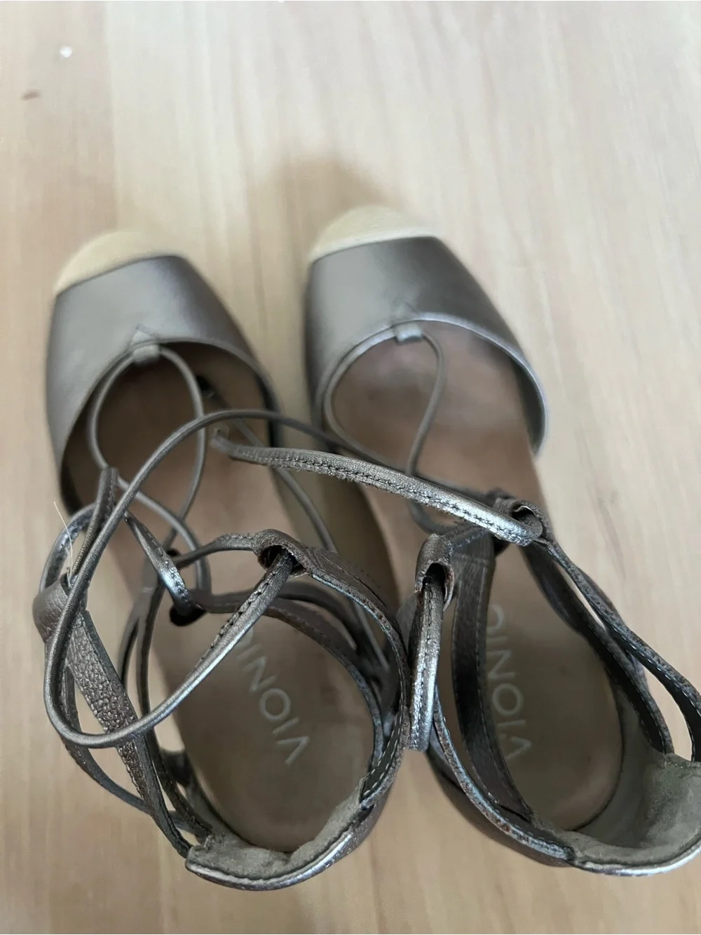 Vionic metallic pewter